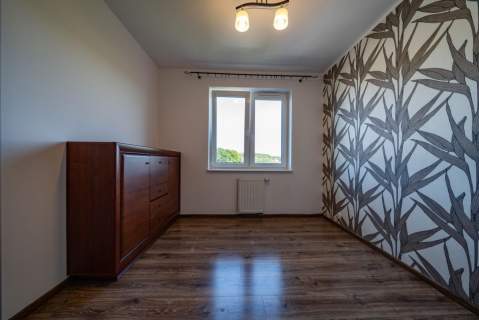 3 pokoje duży balkon hala garażowa piwnica