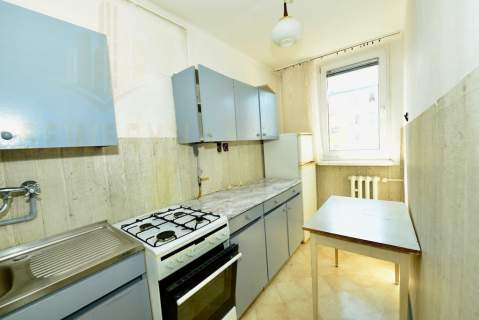 2 pokoje do remontu, 37,7 m , balkon francuski