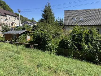 2 pokoje na parterze 2 duże piwnice ogródek