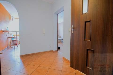 Z osobną kuchnią, balkon 2 pokojowe, młode osiedle