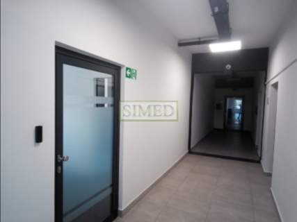 Parking,dobry dojazd,biurowiec,domofon,dostep24h