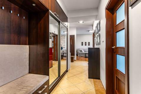 Przytulne Balkon Ostatnie piątro Zadbane