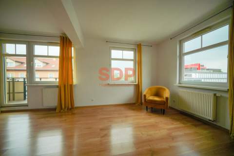 Komfortowe 2 pokoje na Partynicach. Duży balkon, winda z poziomu...