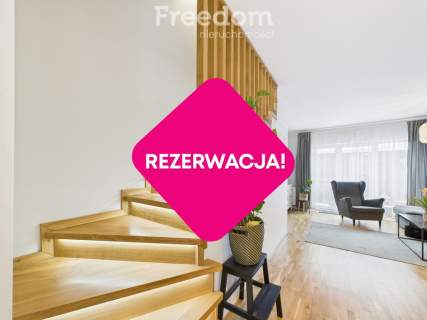 Trzykondygnacyjny bliźniak o wysokim standardzie