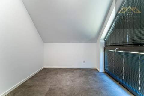 DOM Z PANORAMĄ TARNOWA ZAWADA 75 M2 8 ARÓW 30-METROWY TARAS