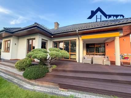 Rezydencja z basenem, jacuzzi i sauną Rajszew