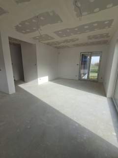 Nowoczesny dom w zabudowie bliźniaczej 91 m, Chełmce