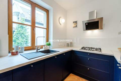 Eleganckie 2-poziomowe na Woli Justowskiej, garaż