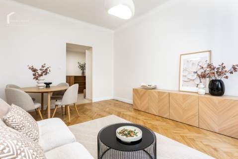 75 mkw po remoncie 3 pokoje z balkonem I piętro