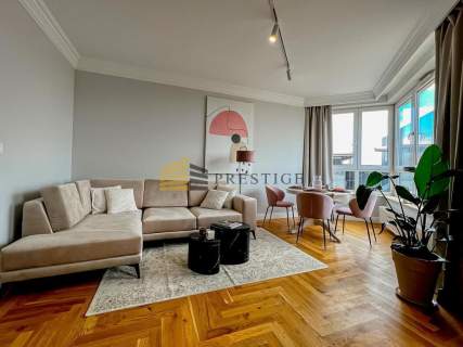 NOWOCZESNY APARTAMENT / Sadyba Best Mall