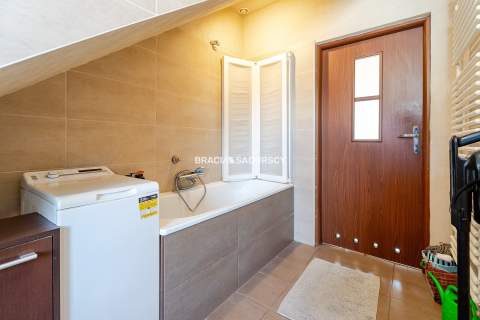 2-pok, 48 m ok. 60 m po podłodze , balkon
