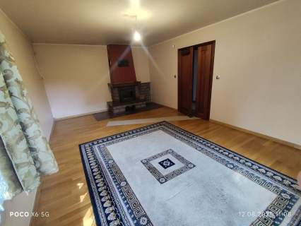 Wygodny dom otoczony zielenią 