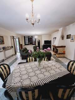 Dom o powierzchni 240m2, działka 1700m2, Wolica
