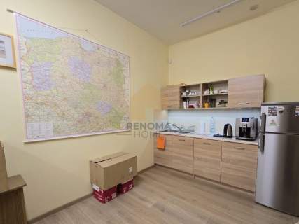Nowoczesny magazyn 380 m z biurem 90 m2 przy A4