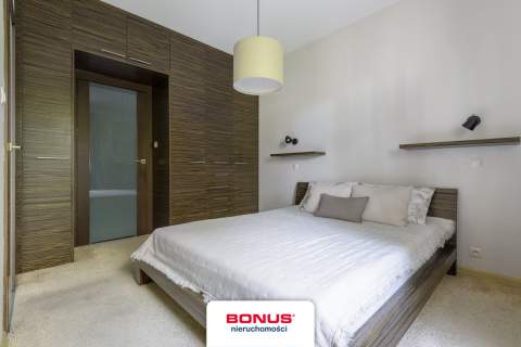 Elegancki apartament z 2 miejscami postojowymi