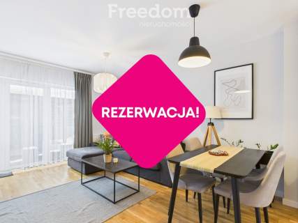 Trzykondygnacyjny bliźniak o wysokim standardzie