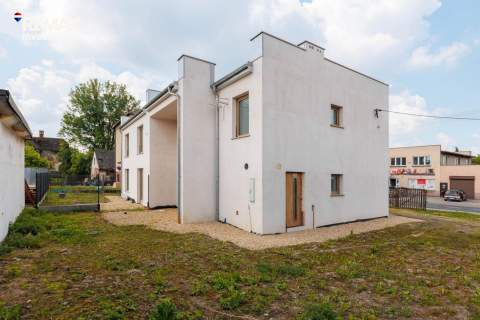 Mieszkanie dwupoziomowe z ogródkiem, centrum Kęt