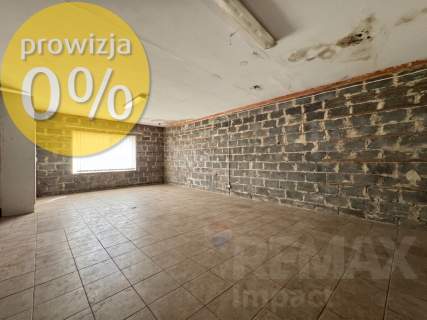 Mały dom z garażem do remontu Lubomia