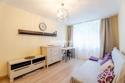 Kawalerka 28 m 1. piętro al. Pokoju