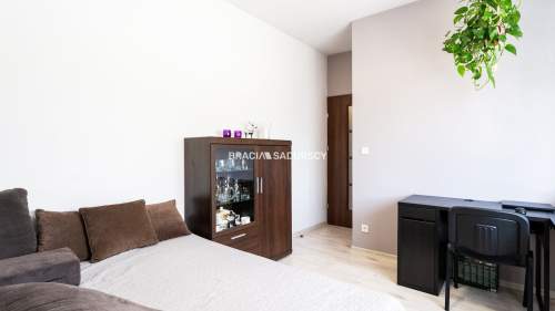 83m2 238m2 ogródek dwa m. postojowe
