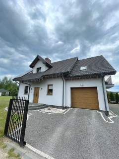 Dom z fotowoltaiką i pięknym ogrodem 1341 m