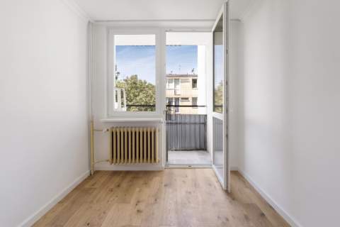 2 pokoje po remoncie saska kępa balkon
