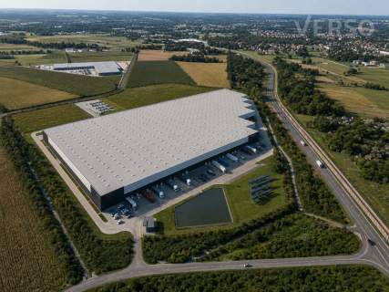 Magazyn/lekka produkcja 5200 sqm. biura 200 mkw.