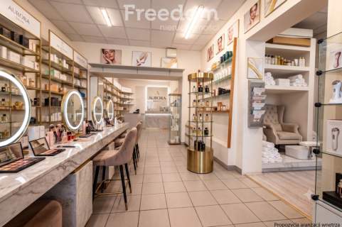 Lokal usługowy z zapleczem mieszkalnym w centrum