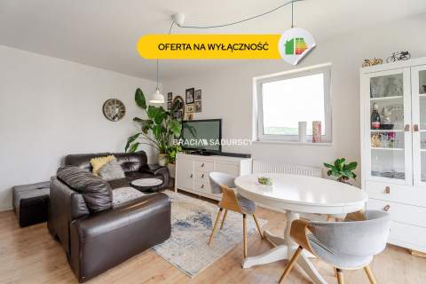 Wygodne mieszkanie 3 pokojowe z balkonem.