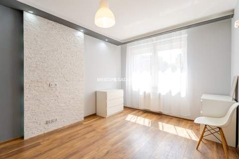 2 pok, 52,75m2, ul. Reduta, z miejscem postojowym