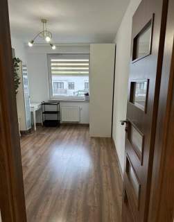 63 m 3 pokoje garderoba balkon garaż