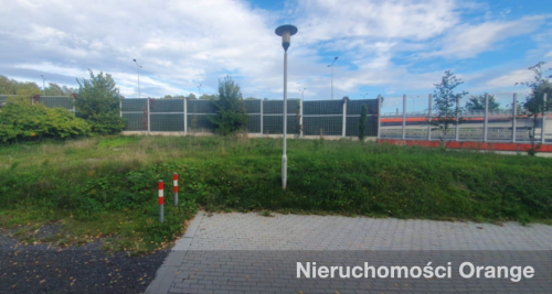 Grunty tuż przy drodze krajowej, w pobliżu centrum