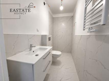 Nowa siedziba firmy/255,5 m /S8/Parking