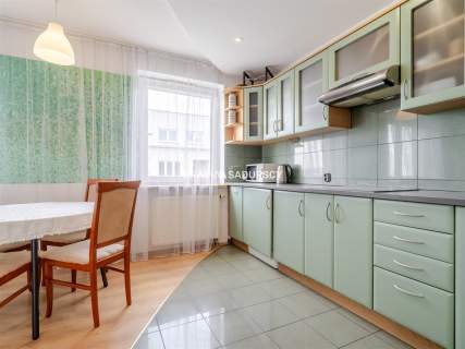 M 50M2 / 3 POKOJE / BALKON / GARAŻ / ZIELONO