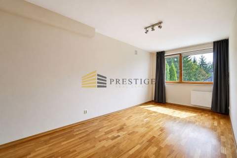 Prestigious Location Neighberhood Modern House