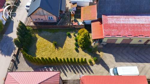 Przestronny dom z garażem i ogrodem