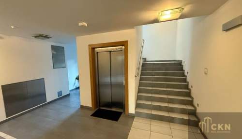 Apartament w kameralnym budynku 5 minut od pętli czerwone maki.