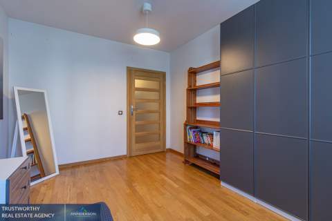 Płaszów, 58 m2, 2 pokoje, balkon, parking.
