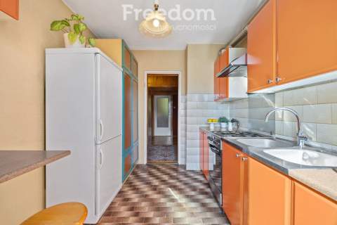 Przestronne 4 pokoje 72 m Balkon Piwnica