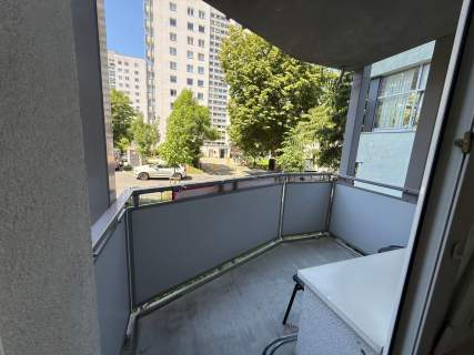 47 m 2 pokoje z możliwością wydzielenia 3. pokoju duży balk