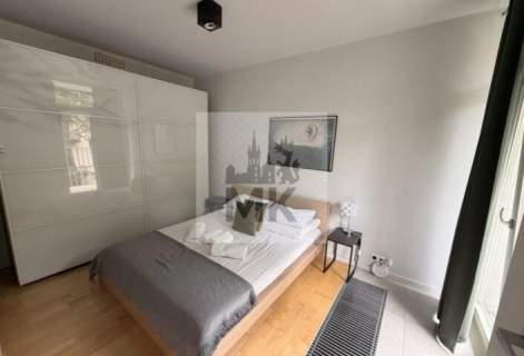 46m2 z dużym balkonem w apartamentowcu na Starym Mieście