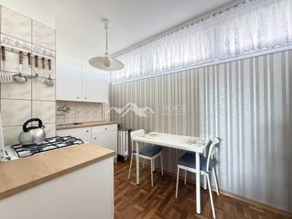 Naprzeciw Sky Tower/balkon/pokoje od podwórza