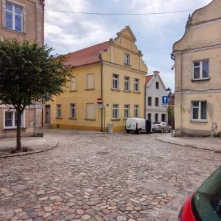Duża przestrzeń i lokalizacja tuż przy rynku-Gniew