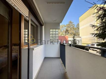 Parter, duży balkon, do wejścia Ul. Rejtana