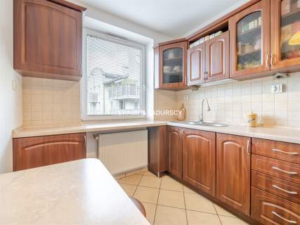 2 piętro, balkon, 3 pok., piwnica,zielono, parking