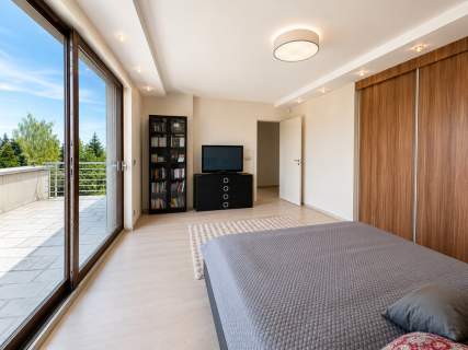 Efektowny, wolnostojący dom o pow. 243 m2