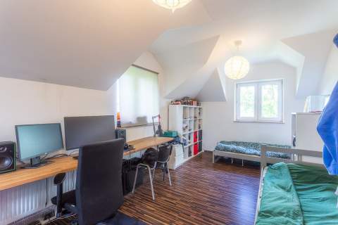 7 pokoi, 218 m i ogród   Łódź Wiskitno