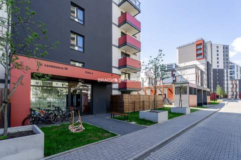 2 pokoje balkon tramwaj centrum miasta
