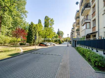 GUSTOWNE, ZADBANE 1-POKOJOWE Z DUŻYM BALKONEM