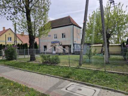 Budynek mieszkalno-usługowy z potencjałem .